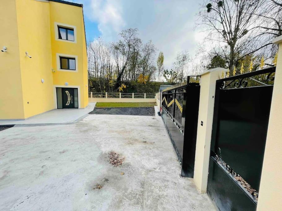 Masion Belle Vue Διαμέρισμα Sarcelles Εξωτερικό φωτογραφία